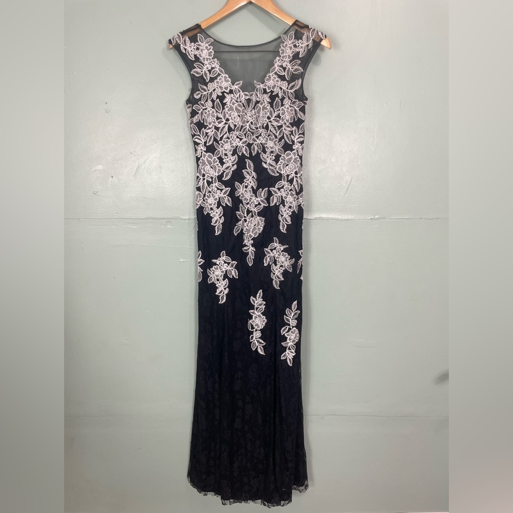 Jovani Long Maxi Black Evening Gown‎ White Floral Embroidered Sheer Lace Sz 2